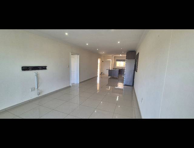 3 BEDROOM APARTMENT FOR SALE IN LA LUCIA